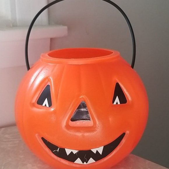 Vintage Halloween Pail Sticker Faced Pumpkin Candy Pail Come Play Products - Picture 1 of 4